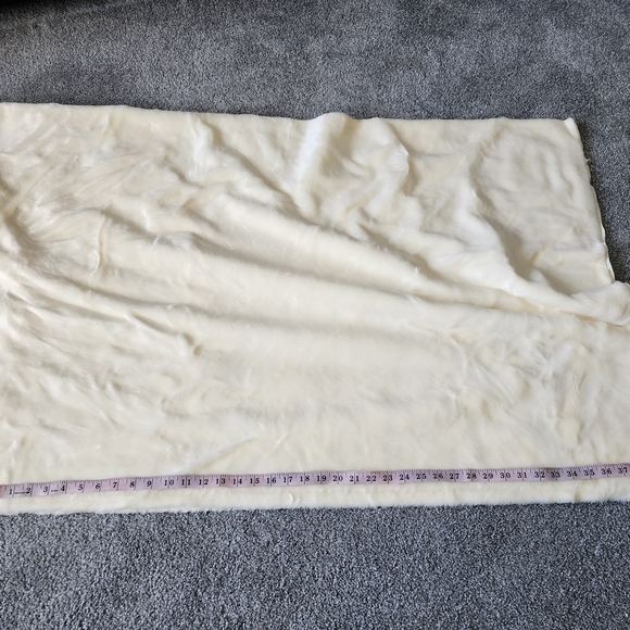 2 yard x 64" Cream Off-White Faux Fur Soft Low pile dense Costume Cosplay Sew - Picture 6 of 6